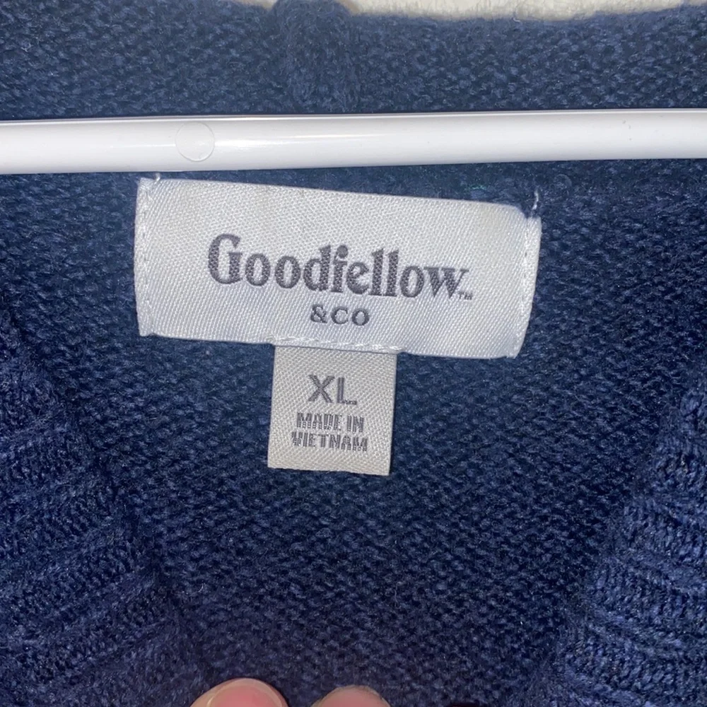 XL Goodfellow & Co Mens Navy Blue & Red Zig-Zag Pattern Sweater with a Hoodie - Picture 5 of 6